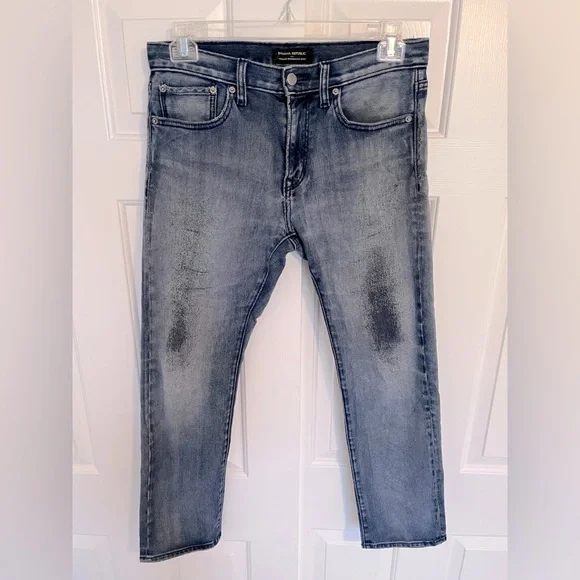 Mens Banana Republic, Premium Performance Slim Straight Jeans, size 31 x 30 - Picture 2 of 6